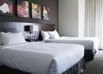 Delta Hotels by Marriott Montreal hotel thumbnail 7