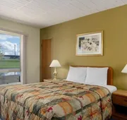 Knights Inn Kincardine hotel detail image 4