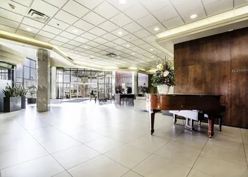 Executive Suites Hotel Metro Vancouver hotel thumbnail 2