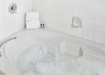 Executive Suites Hotel Metro Vancouver hotel thumbnail 5