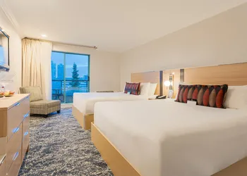 Executive Suites Hotel Metro Vancouver hotel thumbnail 7