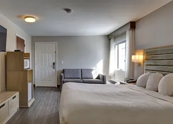 GreenTree Inn Flagstaff hotel thumbnail 6