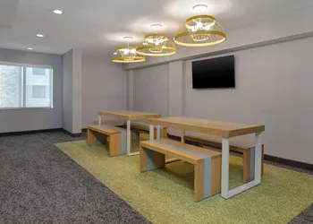 Spark by Hilton Bentonville hotel thumbnail 2