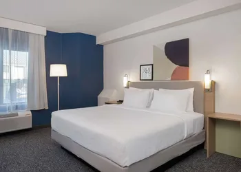 Spark by Hilton Bentonville hotel thumbnail 7