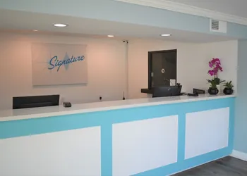 Signature Anaheim Maingate hotel thumbnail 4