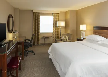 Sheraton Metairie - New Orleans Hotel hotel thumbnail 4