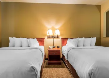 Quality Suites New Iberia hotel thumbnail 7