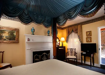 Monmouth Historic Inns and Gardens hotel thumbnail 3