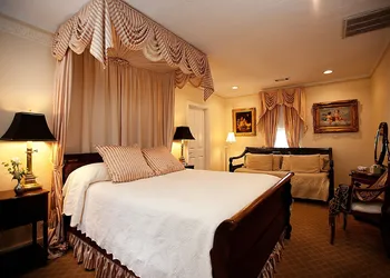 Monmouth Historic Inns and Gardens hotel thumbnail 7