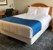 Travelodge by Wyndham Lincoln Northeast hotel detail image 4