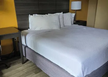 Days Inn by Wyndham Charlotte Northlake hotel thumbnail 4
