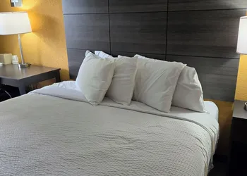 Days Inn by Wyndham Charlotte Northlake hotel thumbnail 5