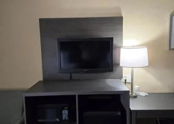 Days Inn by Wyndham Charlotte Northlake hotel thumbnail 7
