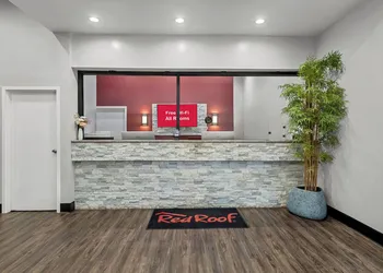 Red Roof Inn Sanford hotel thumbnail 4