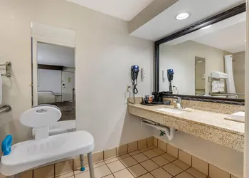 Quality Inn & Suites Easley - Greenville hotel thumbnail 8