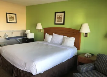 Lone Star Inn hotel thumbnail 3