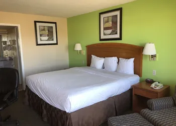 Lone Star Inn hotel thumbnail 6
