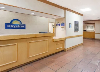 Days Inn by Wyndham Seguin TX hotel thumbnail 2
