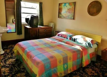 The Harbor House Bed & Breakfast hotel thumbnail 2