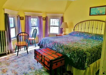 The Harbor House Bed & Breakfast hotel thumbnail 6