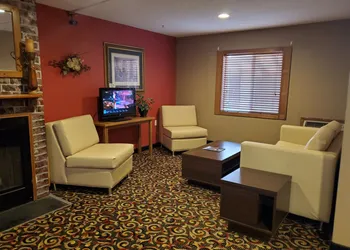 Super 8 by Wyndham Blue Earth hotel thumbnail 3