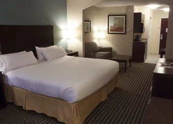 Holiday Inn Express & Suites Youngstown West - Austintown by IHG hotel thumbnail 6