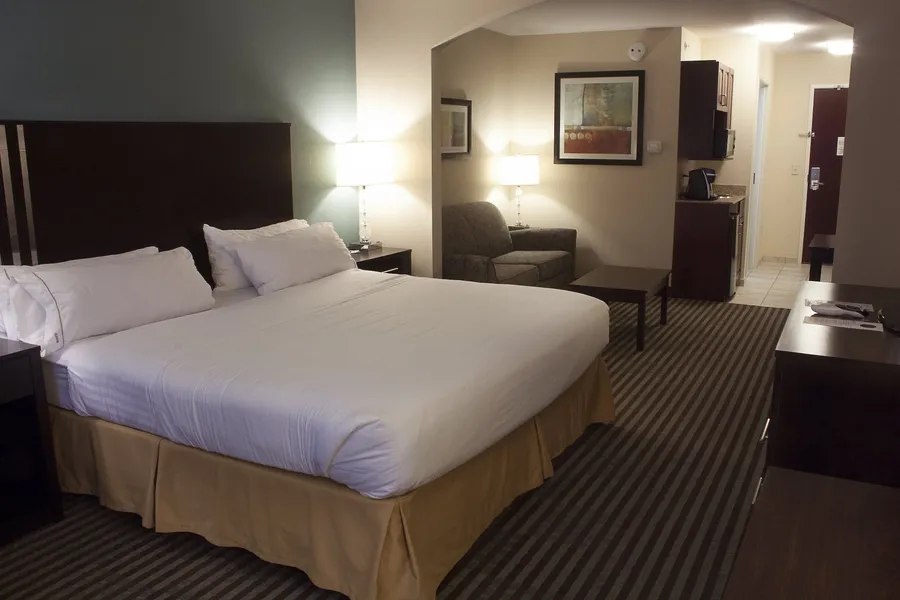 Holiday Inn Express & Suites Youngstown West - Austintown by IHG hotel detail image 6