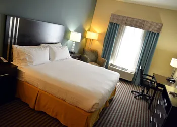 Holiday Inn Express & Suites Youngstown West - Austintown by IHG hotel thumbnail 8