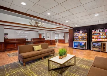 Hampton Inn Long Island-Brookhaven hotel thumbnail 3