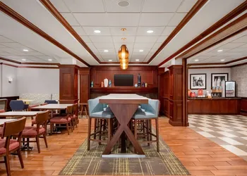 Hampton Inn Long Island-Brookhaven hotel thumbnail 4