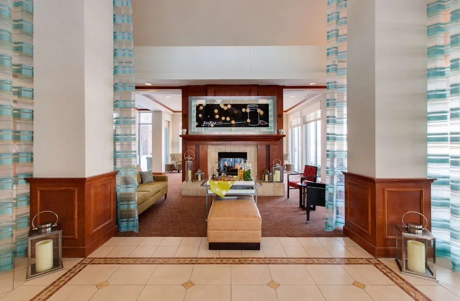 Hilton Garden Inn Naperville/Warrenville hotel detail image 6