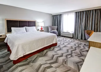 Hampton Inn & Suites by Hilton Medicine Hat hotel thumbnail 8