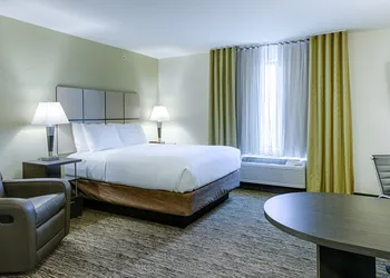 Candlewood Suites Lakeville I-35 by IHG hotel thumbnail 4