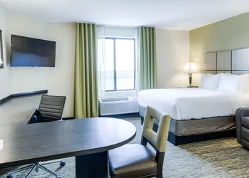 Candlewood Suites Lakeville I-35 by IHG hotel thumbnail 7
