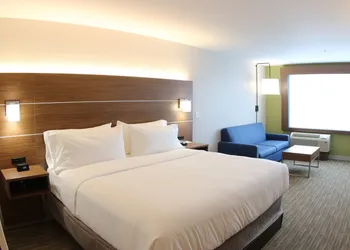 Holiday Inn Express & Suites Detroit Northwest - Livonia by IHG hotel thumbnail 5