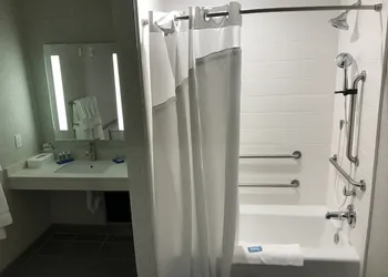 Holiday Inn Express Pineville-Alexandria Area by IHG hotel thumbnail 7
