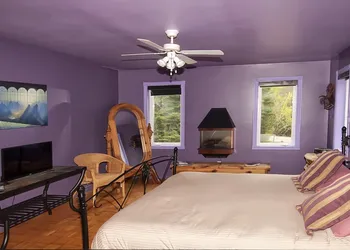 Gîte Crystal Inn hotel thumbnail 8