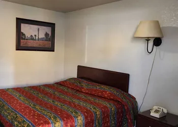 Economy Inn Victorville hotel thumbnail 5
