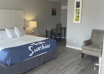 Sunglow Hotel hotel thumbnail 3