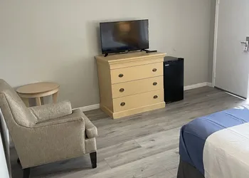Sunglow Hotel hotel thumbnail 5