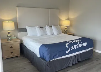 Sunglow Hotel hotel thumbnail 8