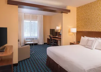Fairfield Inn & Suites by Marriott Huntington hotel thumbnail 5
