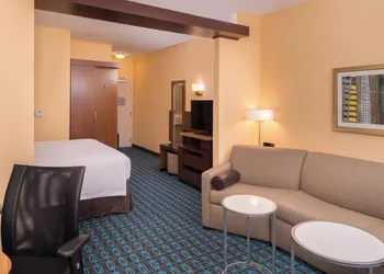 Fairfield Inn & Suites by Marriott Huntington hotel thumbnail 8
