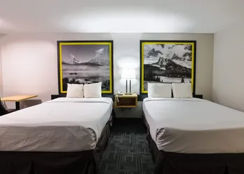 Super 8 by Wyndham Clearwater BC hotel thumbnail 7