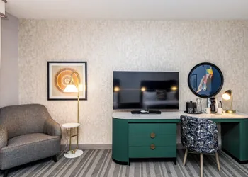 voco The Clair Cincinnati Downtown by IHG hotel thumbnail 4