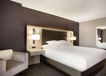 Embassy Suites by Hilton Charlotte Uptown hotel thumbnail 8