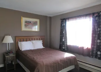 Pullman Motel hotel thumbnail 3
