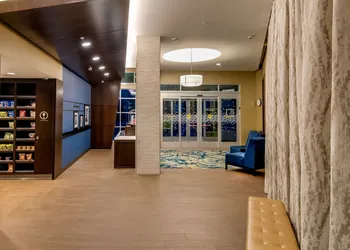 Hampton Inn & Suites Los Angeles - Glendale hotel thumbnail 7