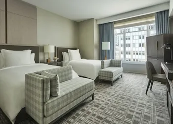 Four Seasons Hotel New York Downtown hotel thumbnail 8