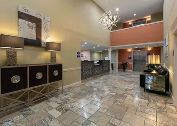 Days Inn & Suites by Wyndham Florence/Jackson Area hotel thumbnail 4